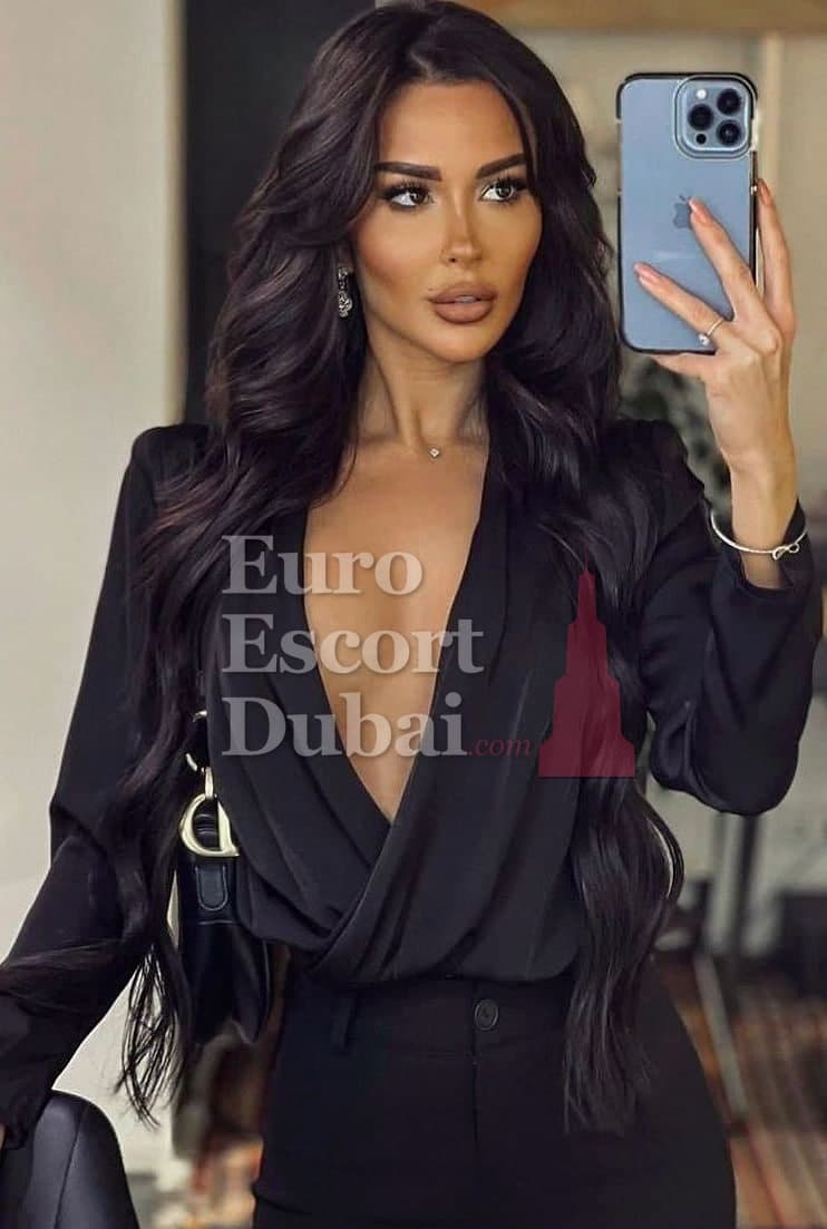 Serap, 24, escort in Dubai — 170 cm, black hair (photo 4 of 10)