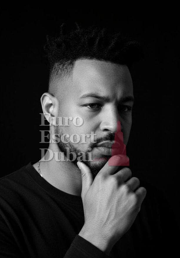 Tariq, 33, escort in Dubai — 185 cm, black hair (photo 4 of 10)