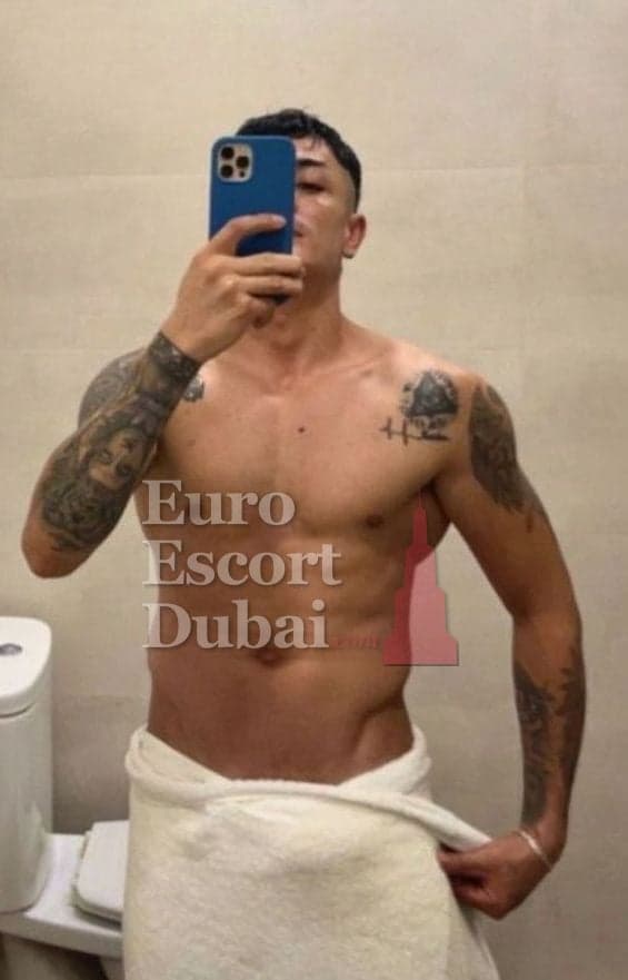 Andrei, 29, escort in Dubai — 170 cm, black hair (photo 2 of 11)