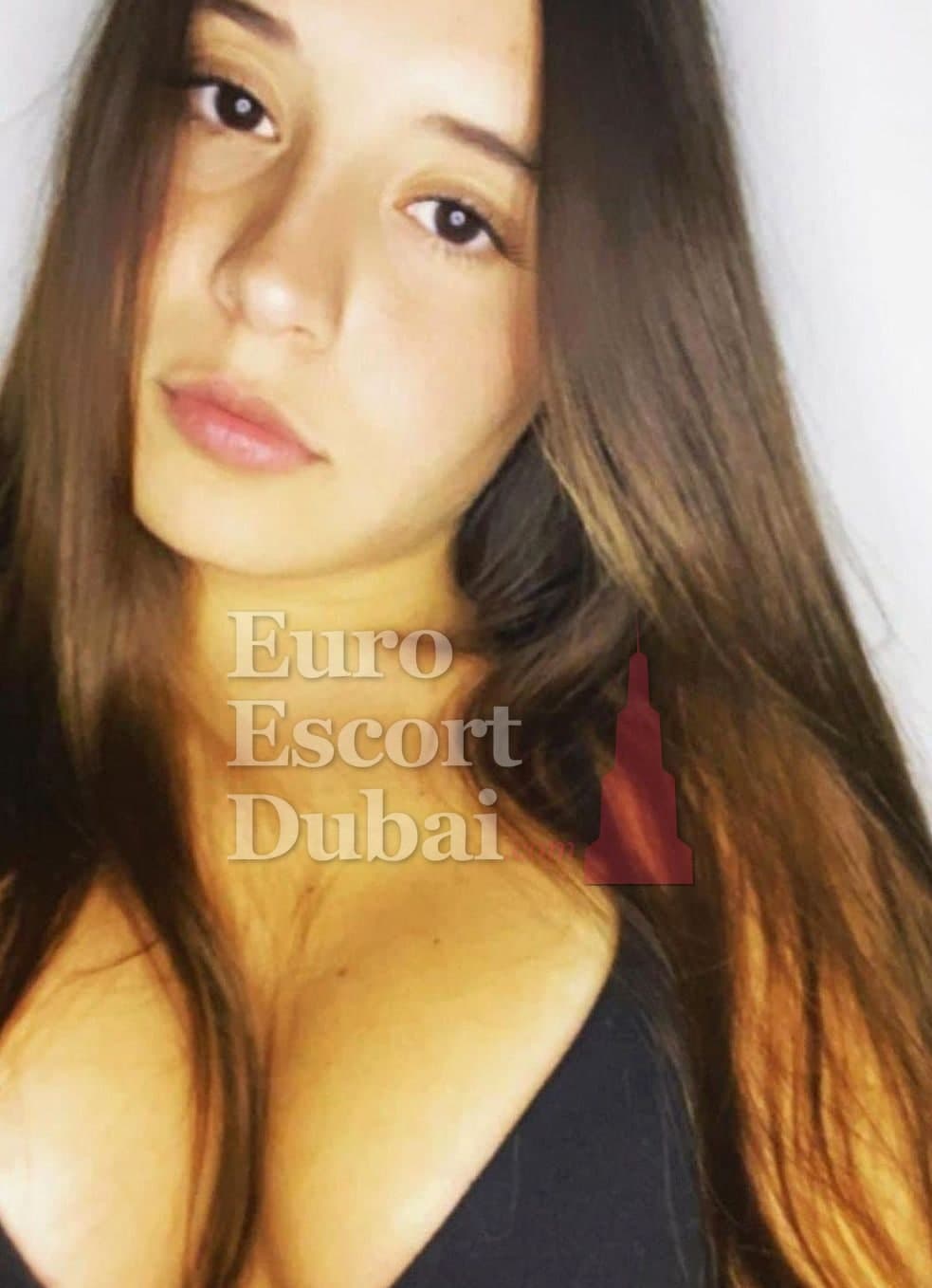 Ela, 23, escort in Dubai — brown hair, Turkish (photo 1 of 5)