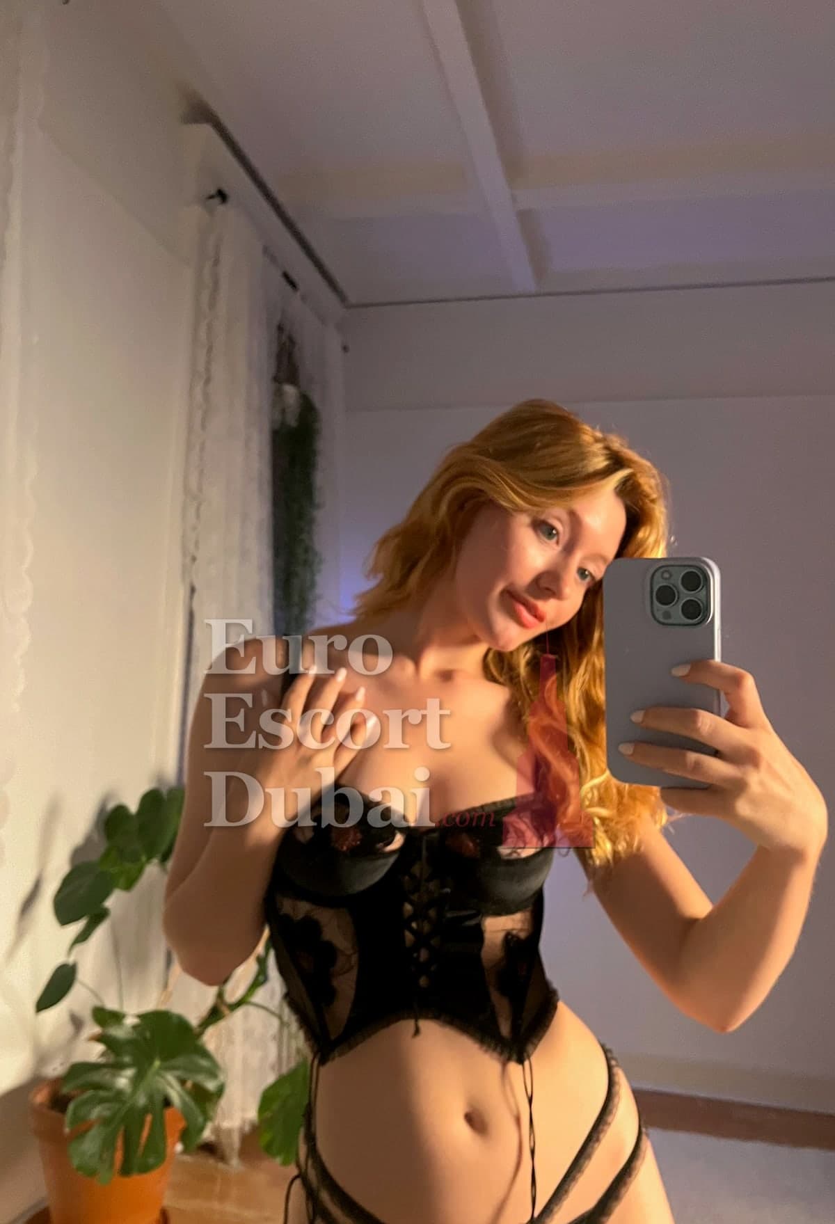 Nancy, 25, escort in Dubai — German, 178 cm (photo 2 of 4)