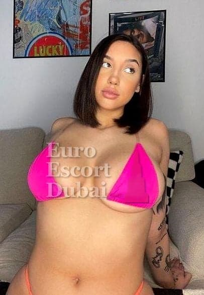 Adriana Sky, 32, escort in Dubai — black hair, 155 cm (photo 3 of 5)