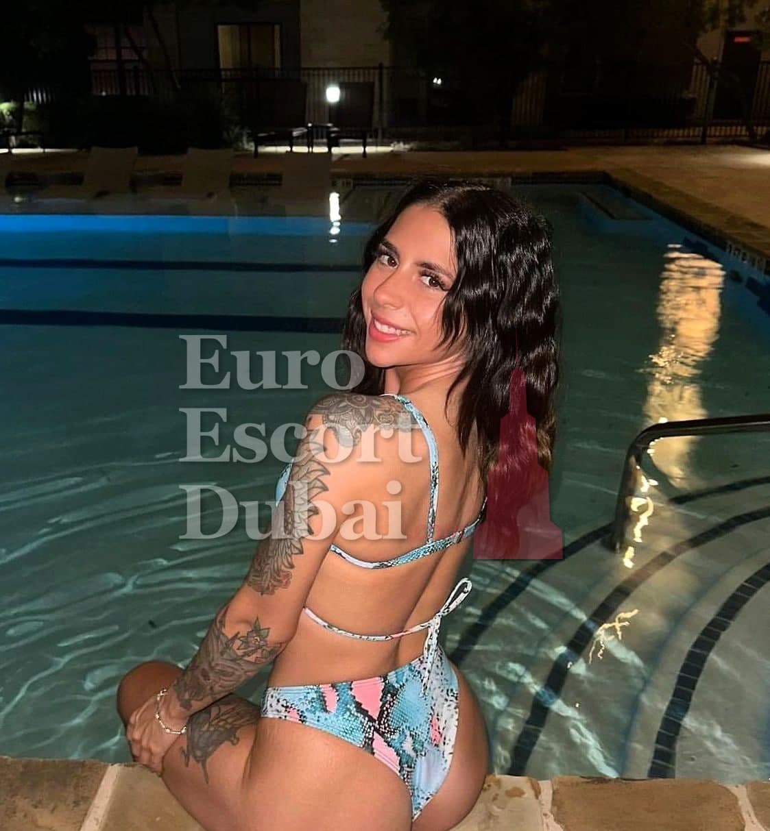Debora, 25, escort in Dubai — brown hair, 170 cm (photo 5 of 6)
