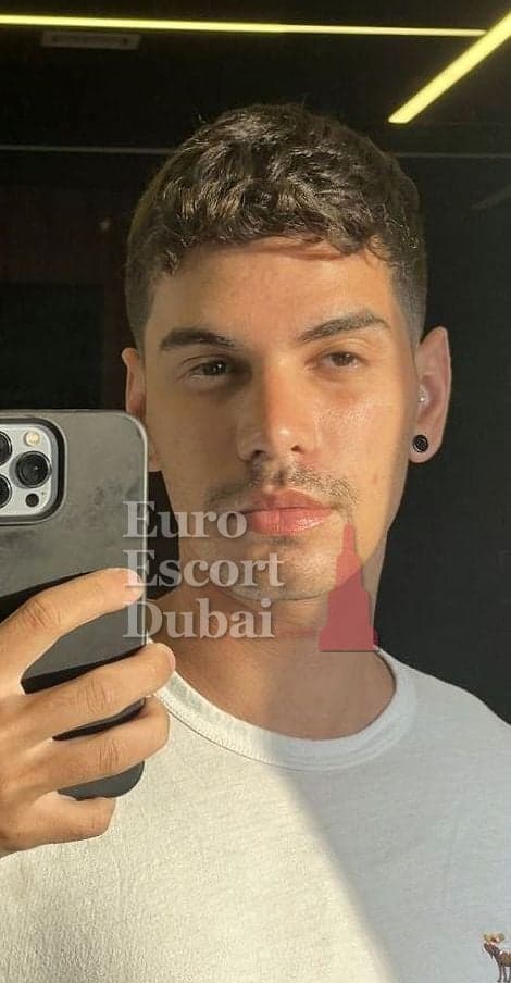 Konstantin, 26, escort in Dubai — black hair, 183 cm (photo 1 of 13)