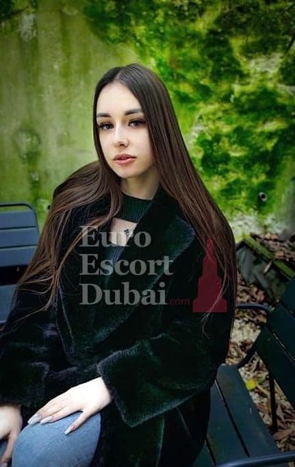 Fabienne, 27, escort in Dubai — 167 cm, brown hair (photo 4 of 6)
