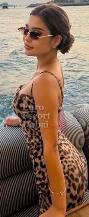 Akmaral, 25, escort in Dubai — 160 cm, brown hair (photo 9 of 13)