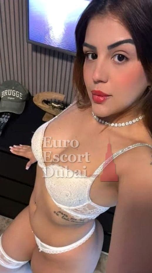 Latifa, 33, escort in Dubai — black hair, 170 cm (photo 7 of 7)