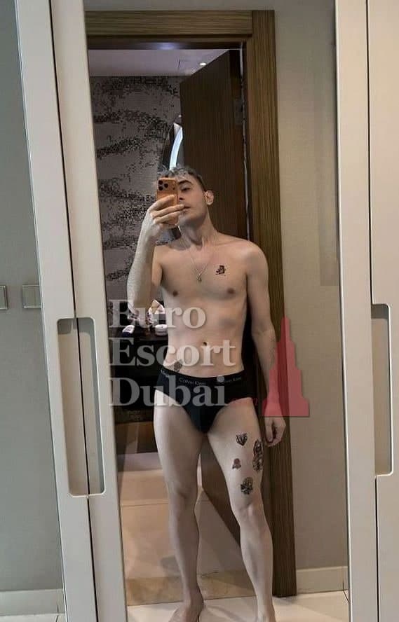 Oscar, 27, escort in Dubai — 180 cm, blonde hair (photo 8 of 8)