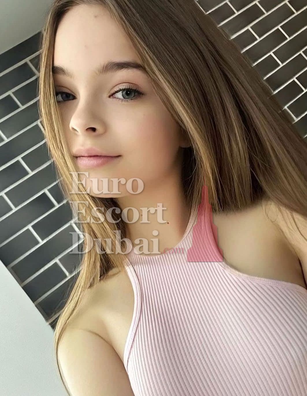 Agustina Lynn, 31, escort in Dubai — blonde hair, Portuguese (photo 7 of 7)