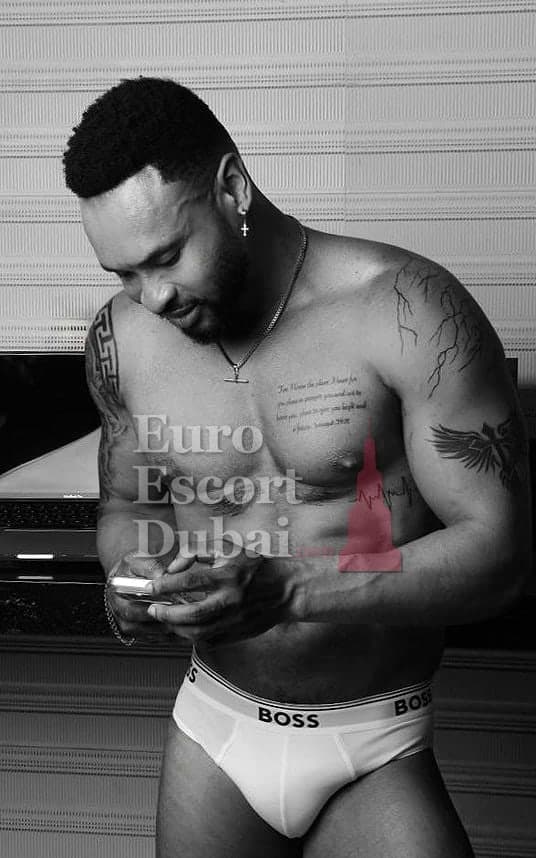 Vlad, 28, escort in Dubai — black hair, 180 cm (photo 1 of 13)