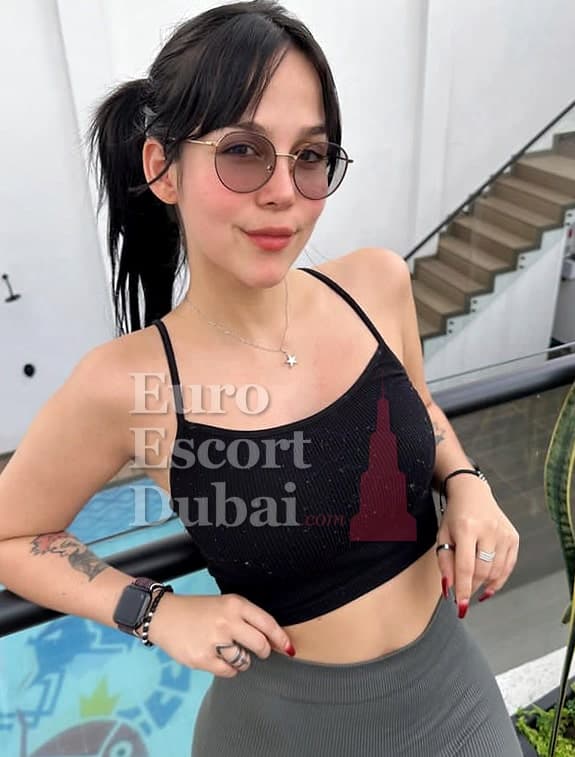 Catherine, 30, escort in Dubai — black hair, 178 cm (photo 5 of 9)
