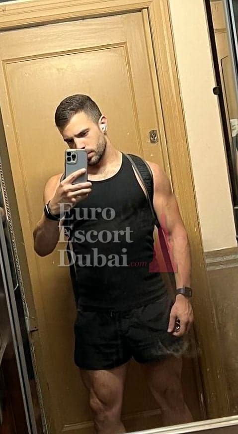 Jin, 27, escort in Dubai — black hair, 178 cm (photo 5 of 5)