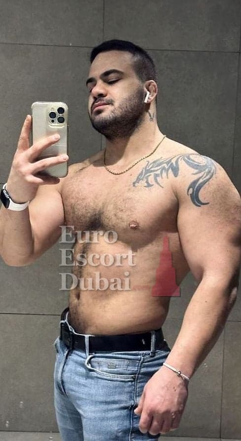 Xavier, 24, escort in Dubai — 170 cm, black hair (photo 6 of 13)