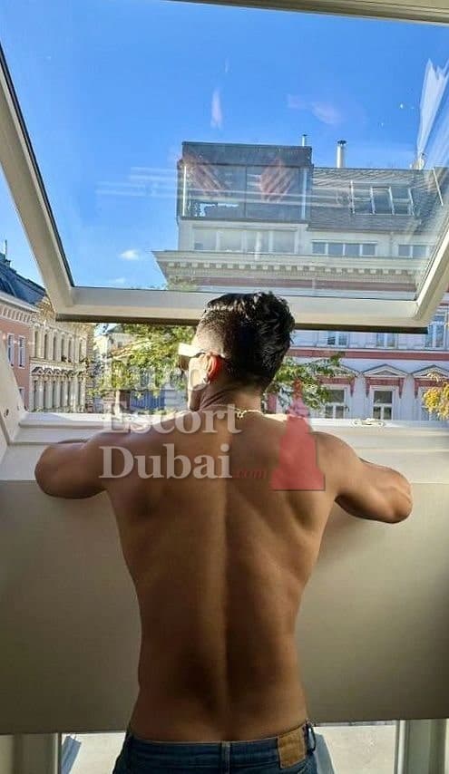 Adil, 26, escort in Dubai — 173 cm, black hair (photo 8 of 13)