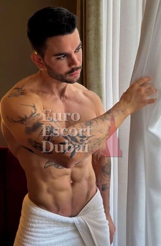 Marco, 29, escort in Dubai — black hair, 178 cm (photo 1 of 10)
