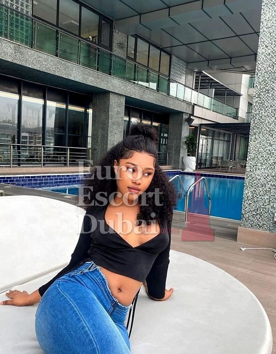 Shamma, 25, escort in Abu Dhabi — black hair, Emirati (photo 4 of 4)
