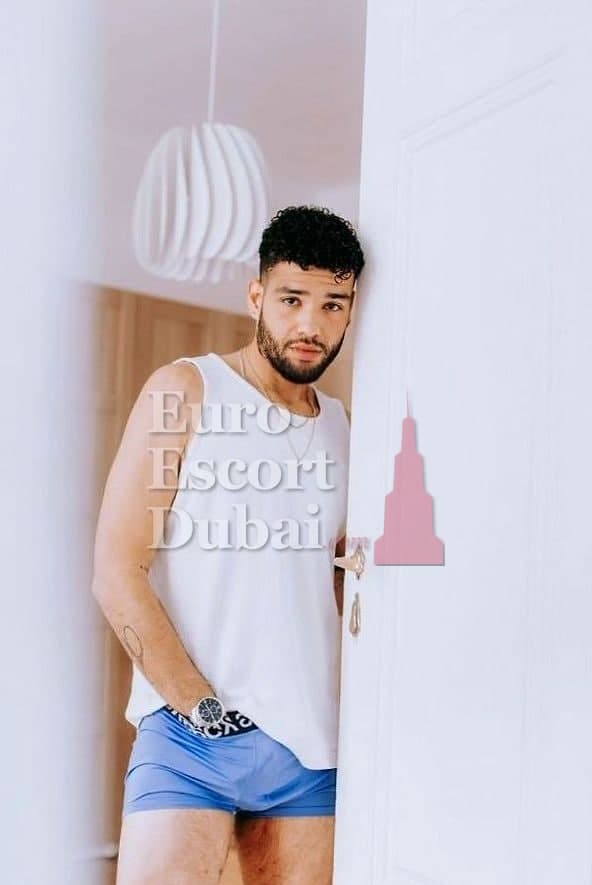 Joao, 28, escort in Abu Dhabi — 185 cm, black hair (photo 8 of 10)
