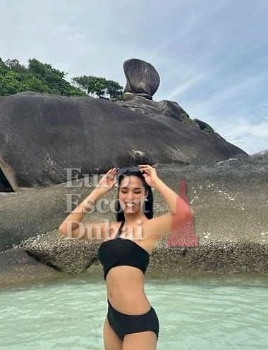 Fumiko, 23, escort in Dubai — 170 cm, black hair (photo 12 of 13)