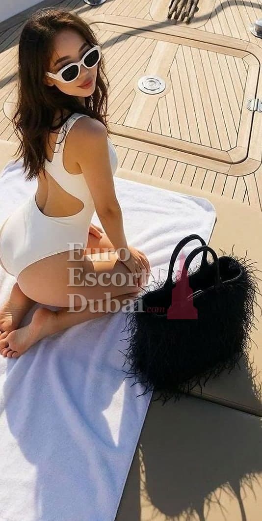 Moldir, 25, escort in Dubai — Kazakh, 169 cm (photo 8 of 13)