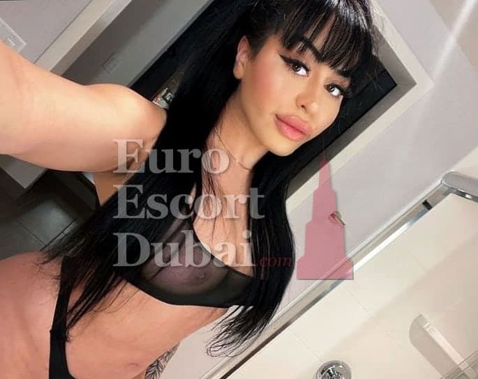 Soledad, 20, escort in Ras Al Khaimah — 167 cm, black hair (photo 3 of 13)