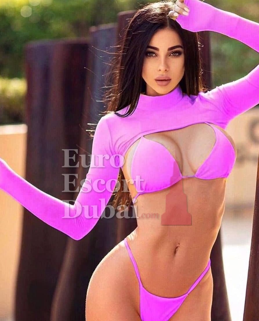 Elodie, 25, escort in Dubai — black hair, 173 cm (photo 3 of 5)