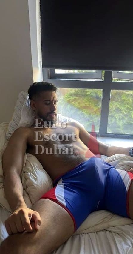 Bilal, 29, escort in Dubai — 185 cm, black hair (photo 6 of 13)