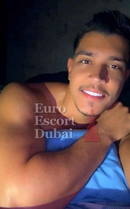 Idris, 25, escort in Dubai — black hair, 183 cm (photo 9 of 10)