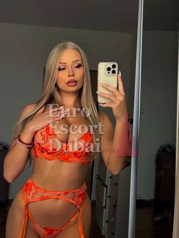 Bojana, 29, escort in Dubai — blonde hair, 150 cm (photo 1 of 6)