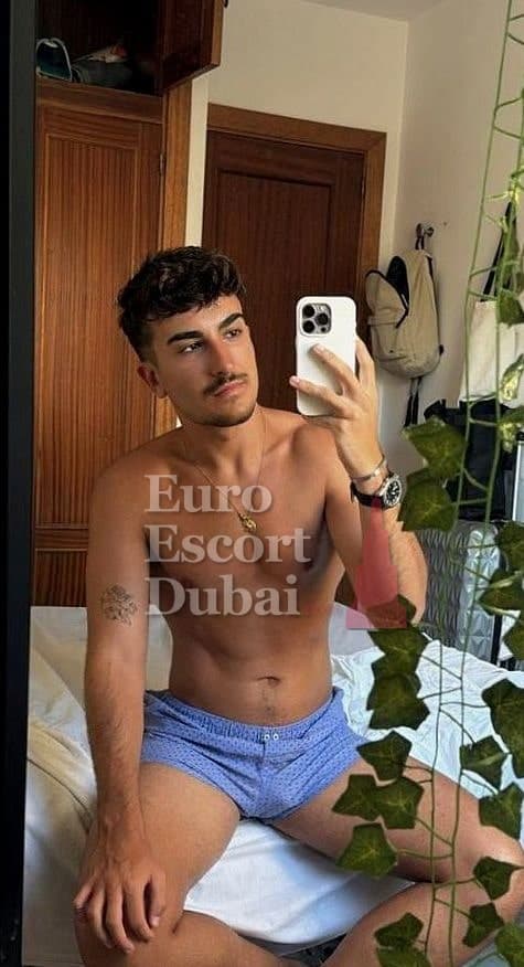 Waleed, 23, escort in Dubai — brown hair, 175 cm (photo 1 of 13)