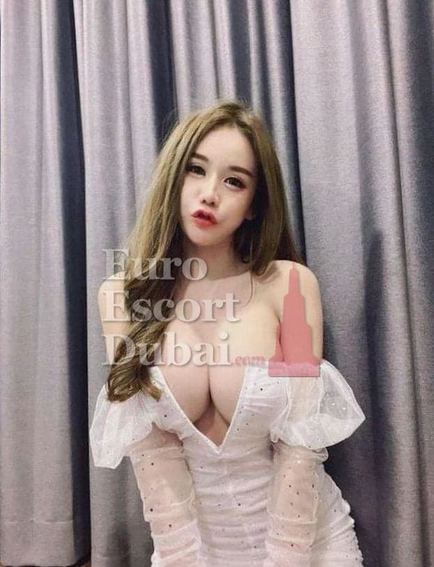 Yiting, 23, escort in Dubai — Malaysian, 155 cm (photo 5 of 5)
