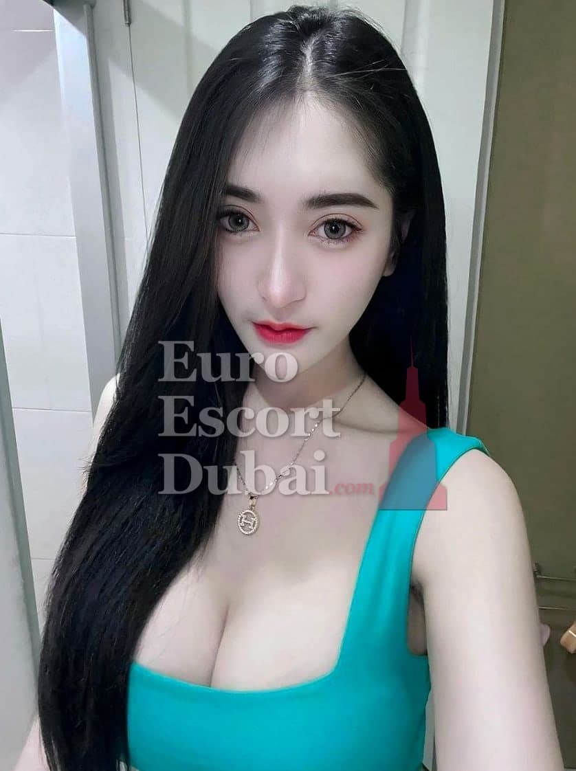 Arlene, 24, escort in Dubai — black hair, Indonesian (photo 10 of 10)