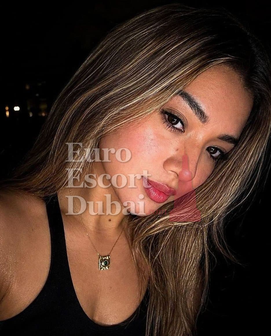 Malika, 22, escort in Dubai — blonde hair, Uzbek (photo 10 of 13)
