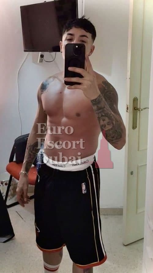 Andrei, 29, escort in Dubai — black hair, 170 cm (photo 9 of 11)