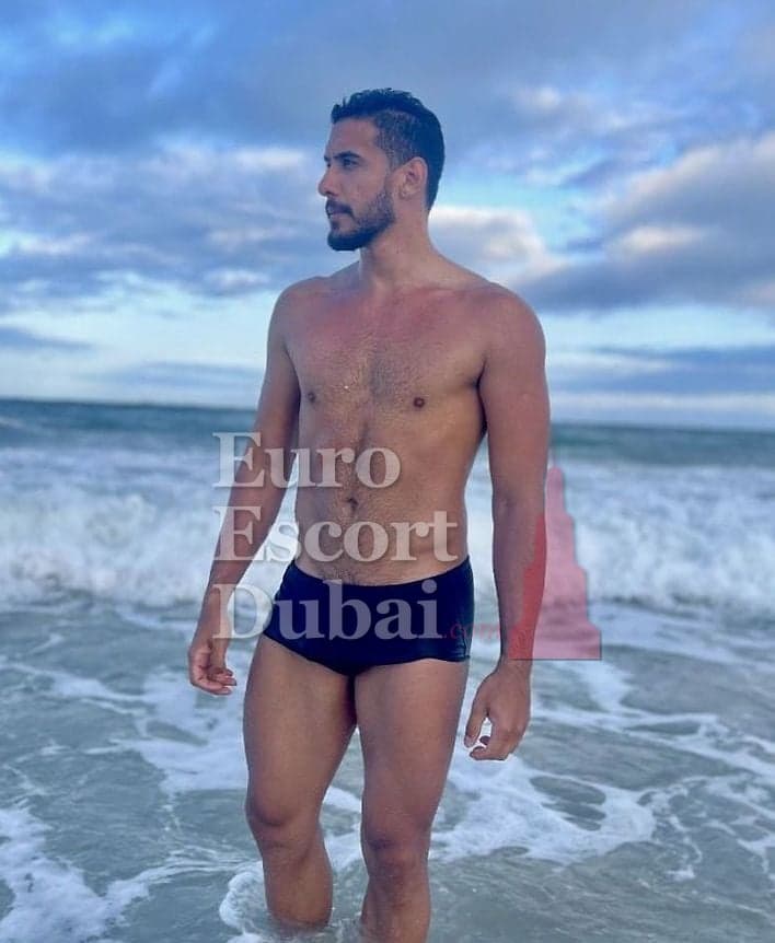 Bilal, 29, escort in Dubai — black hair, 185 cm (photo 5 of 13)