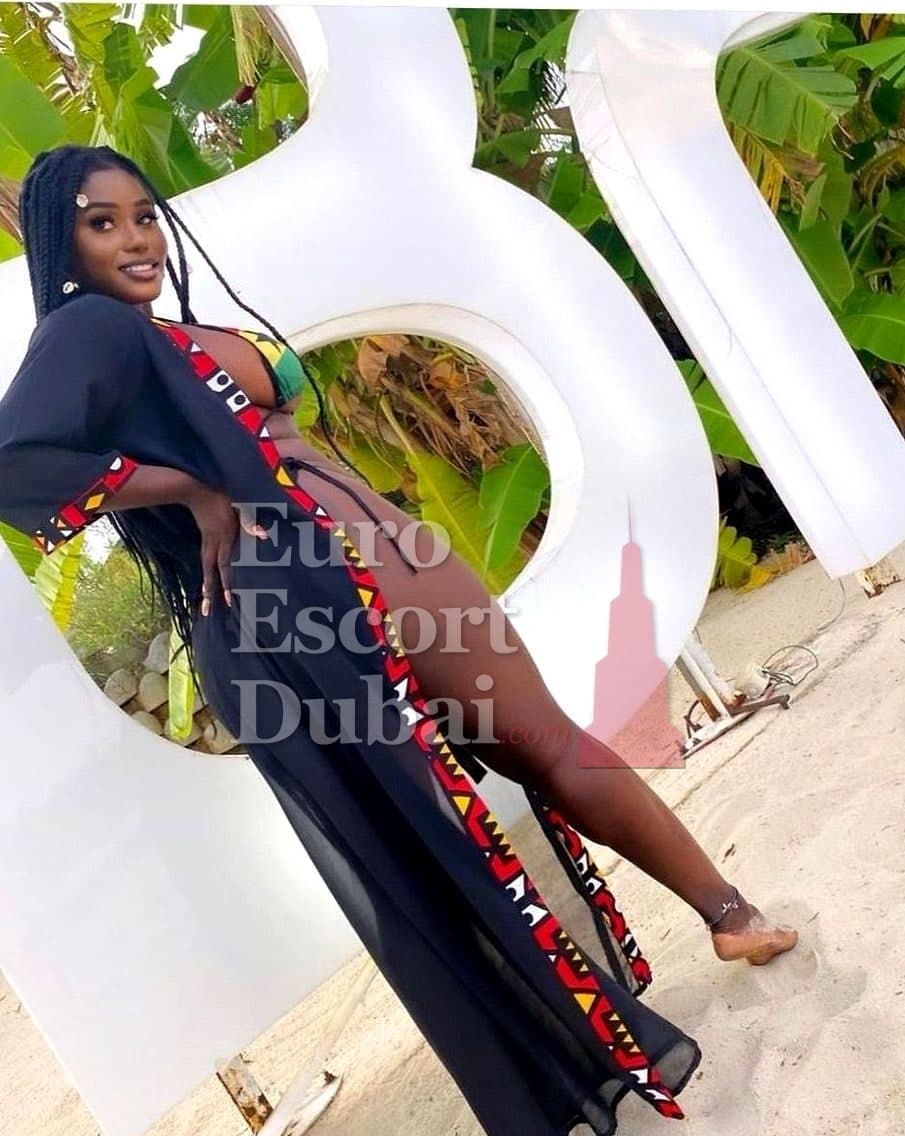 Ebele, 29, escort in Dubai — black hair, 169 cm (photo 5 of 6)
