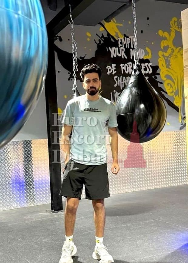 Ayman, 28, escort in Dubai — black hair, 178 cm (photo 1 of 5)