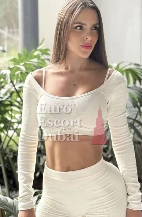 Adriana, 23, escort in Dubai — 170 cm, brown hair (photo 9 of 10)