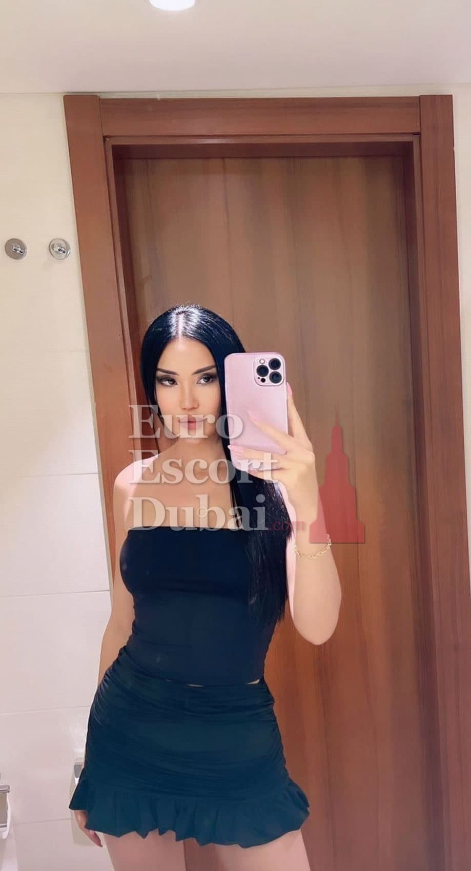 Nur, 28, escort in Abu Dhabi — 170 cm, brown hair (photo 6 of 7)