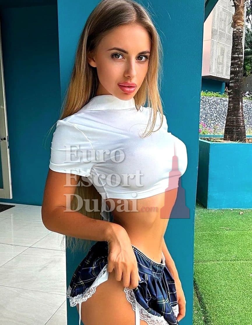 Alexa, 26, escort in Abu Dhabi — blonde hair, 166 cm (photo 3 of 10)