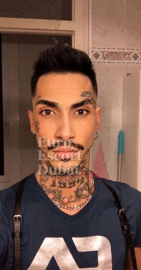 Hugo, 30, escort in Dubai — black hair, 180 cm (photo 5 of 5)