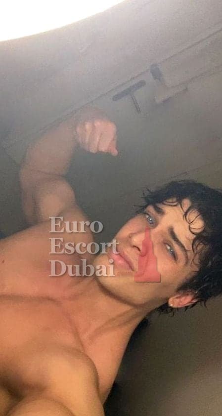 Sultan, 22, escort in Dubai — 185 cm, black hair (photo 4 of 8)