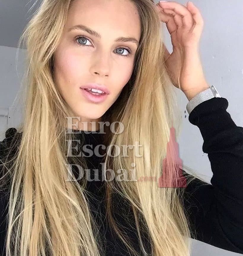Louisa, 23, escort in Dubai — French, 171 cm (photo 2 of 6)