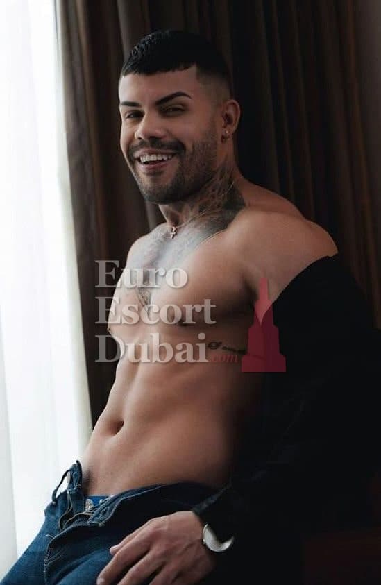 Ken, 27, escort in Dubai — black hair, 170 cm (photo 5 of 5)