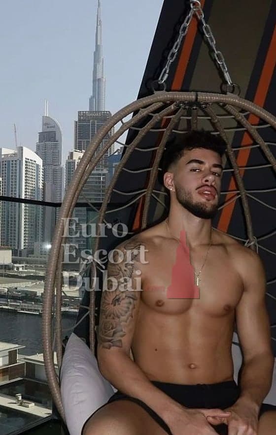 Blake, 24, escort in Dubai — blonde hair, 185 cm (photo 13 of 13)