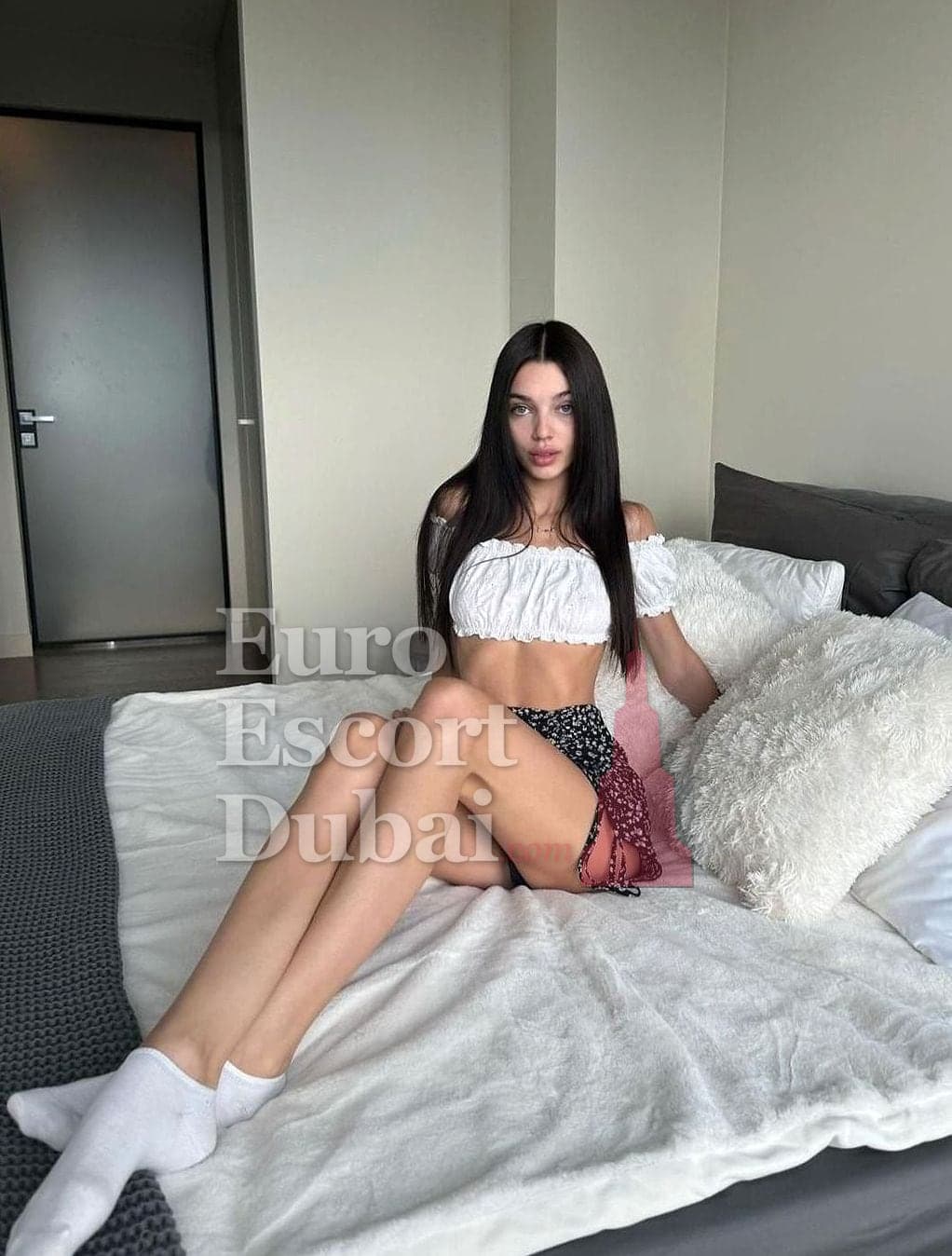 Meltem, 22, escort in Dubai — Turkish, 167 cm (photo 2 of 5)