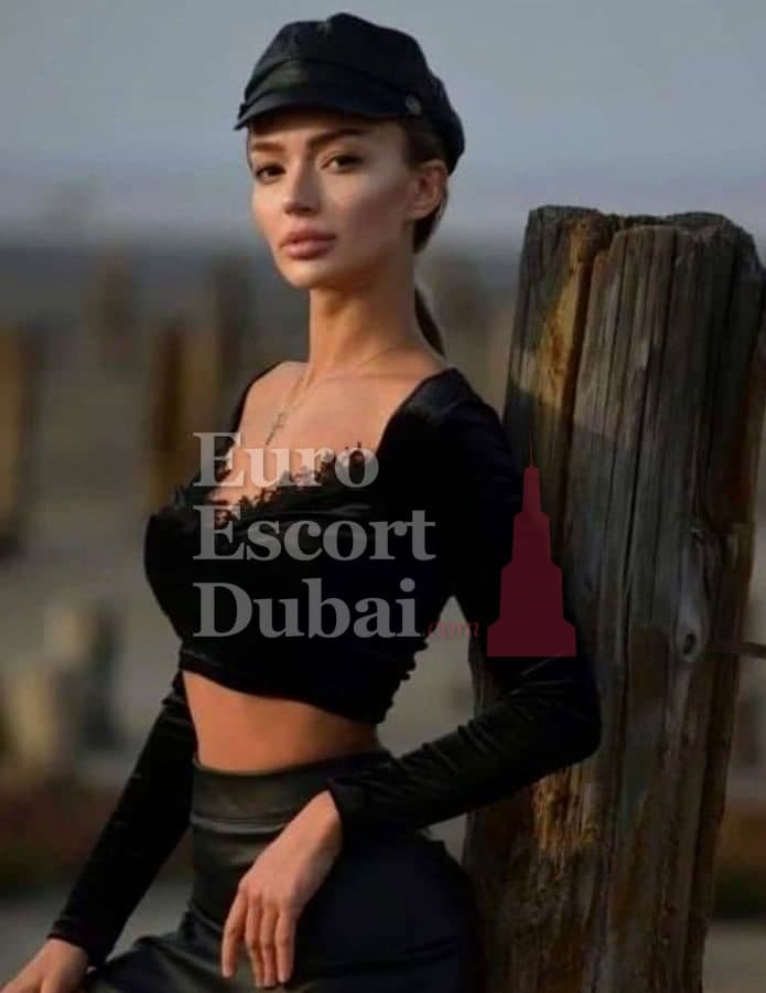 Aubrey, 28, escort in Abu Dhabi — blonde hair, 169 cm (photo 3 of 6)