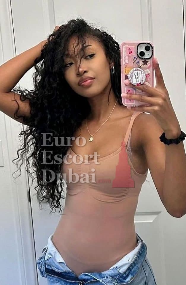 Jessica Moon, 29, escort in Dubai — Spanish, 180 cm (photo 2 of 4)