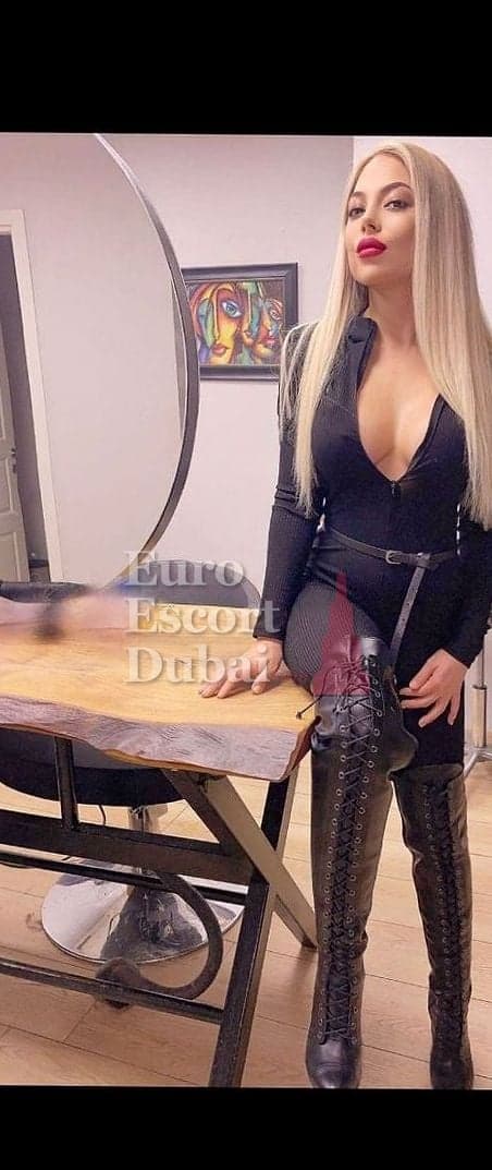 Yael, 25, escort in Dubai — black hair, Turkish (photo 4 of 4)