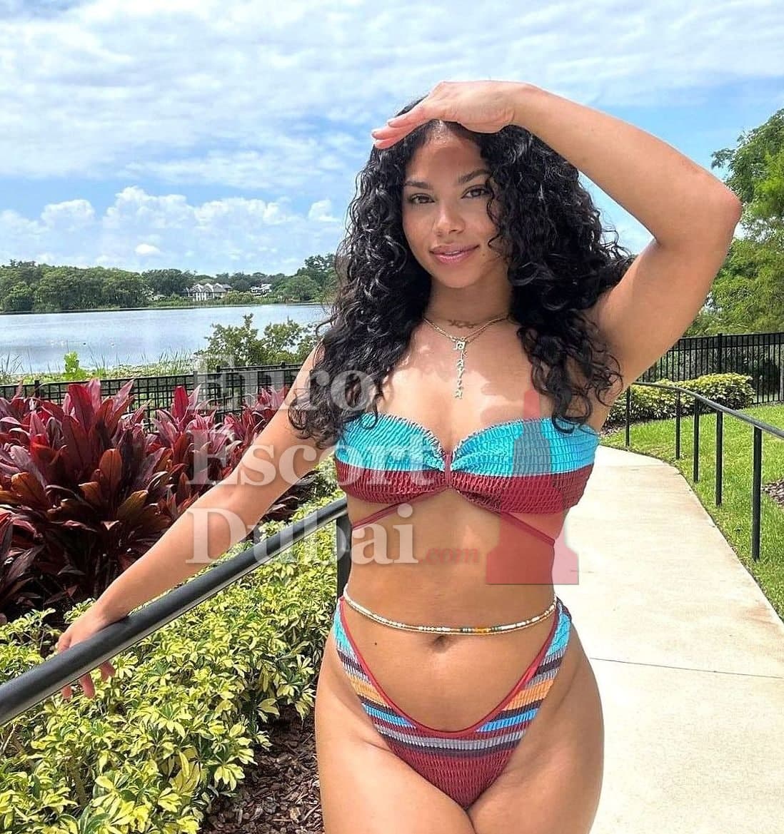 Yousra, 24, escort in Dubai — brown hair, Emirati (photo 4 of 5)