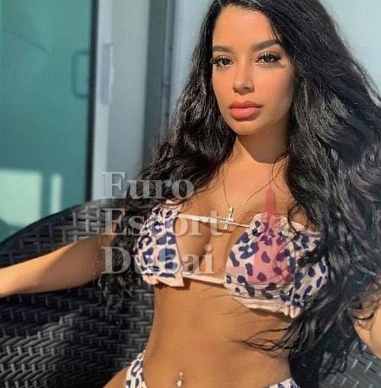Afnan, 28, escort in Dubai — black hair, Emirati (photo 4 of 10)